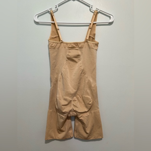 Assets by Spanx Open Bust Mid Thigh Bodysuit Tan Nude Convertible Shapewear RR. - Picture 4 of 13